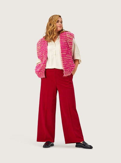 Plus size lola strikvest pink & sophie bukser rød